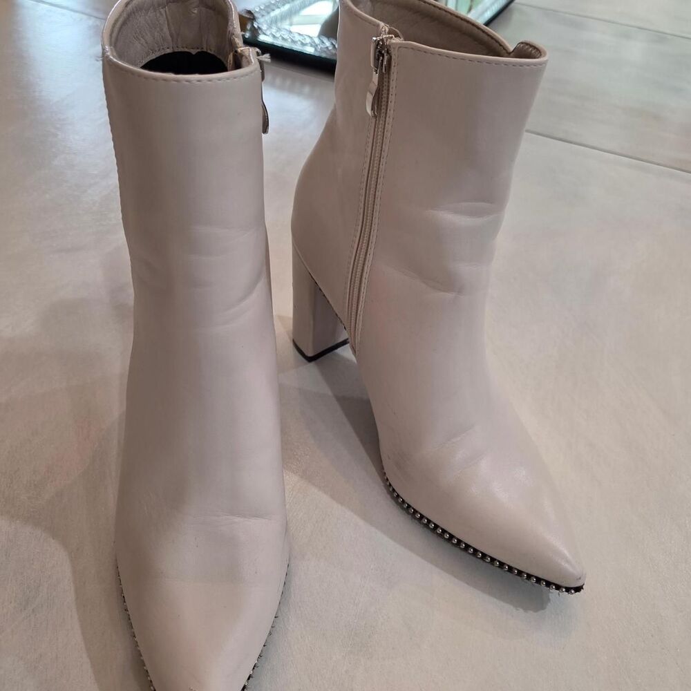 Unbranded Women's White and Cream Boots